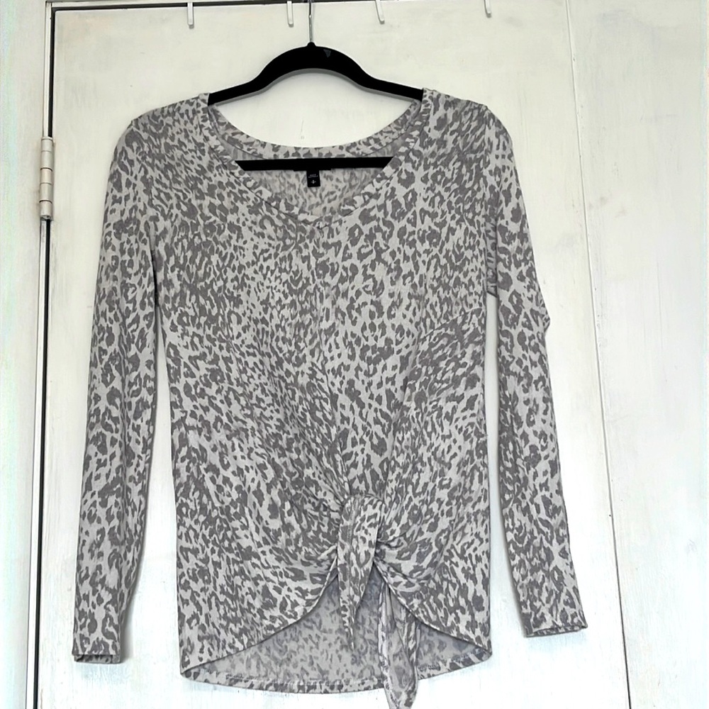 Cozy Snow Leopard Express Top